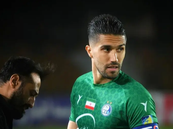 ادعای روزنامه گل؛ درگیری شدید حسینی و رضاییان در اردوی کیش بر سر عکس خانوادگی!