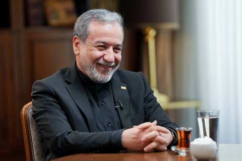 رسانه وابسته به سپاه پاسداران: نبود ارتباط میان عراقچی و مجتبی خامنهای نباید فاش میشد