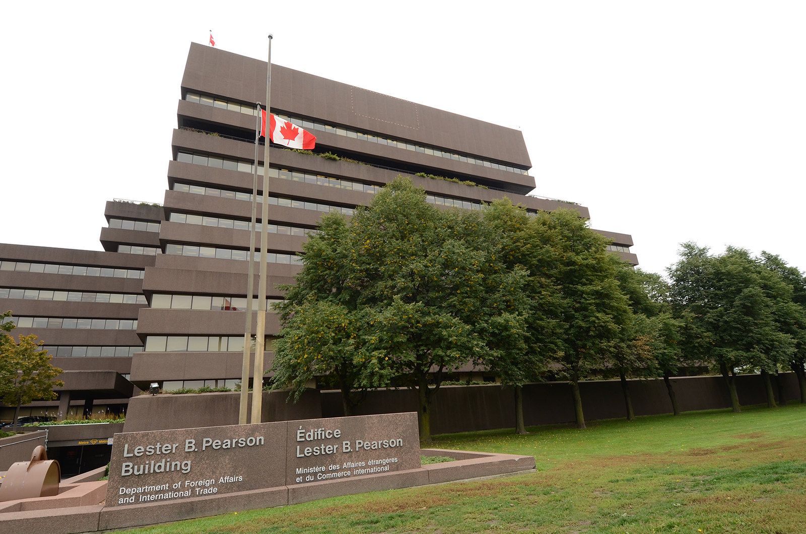 کانادا حکومت ایران را در ارتباط با نقض حقوق بشر و همکاری پهپادی با روسیه تحریم کرد