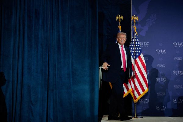 پولیتیکو: ترامپ میخواهد «جنگ ایران» را پایان دهد، اما مسیر خروج همچنان نامشخص است