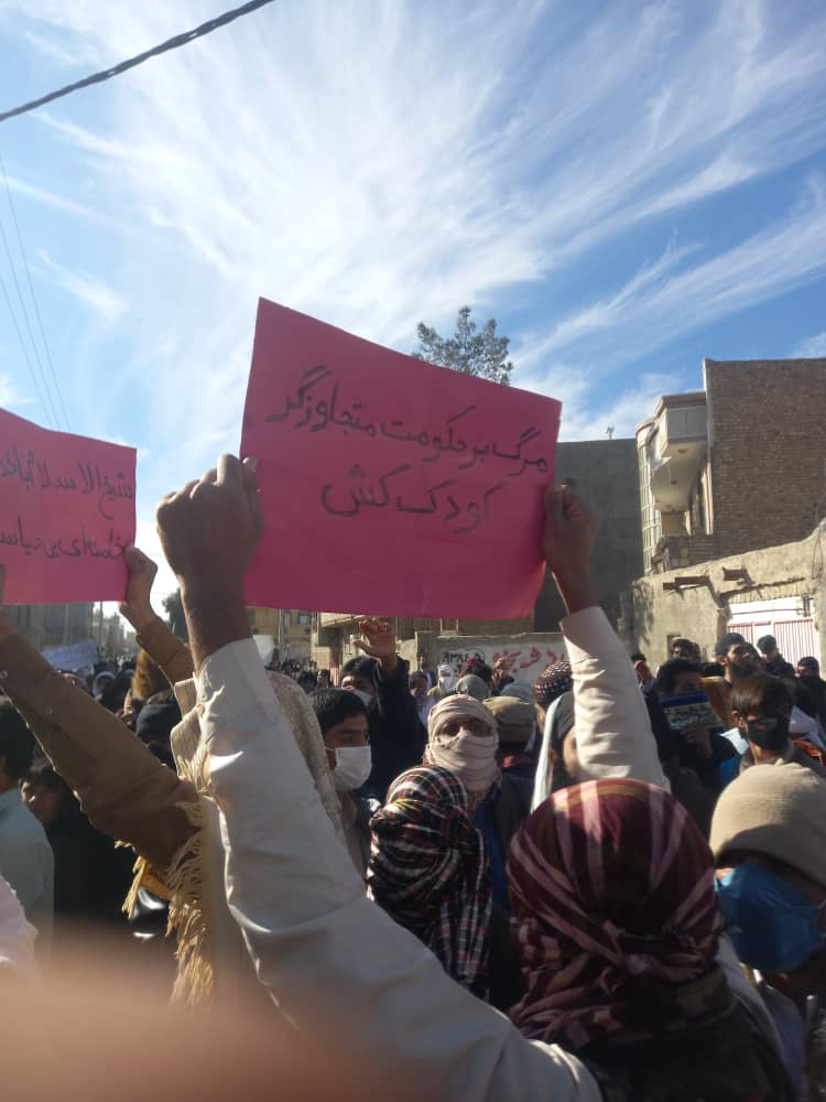 زاهدانی‌ها در جمعه‌ خشم و اعتراضی دیگر با فریاد «مرگ بر خامنه‌ای» به خیابان‌ها آمدند