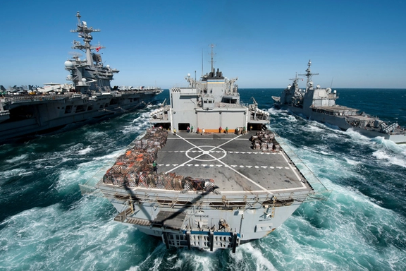مقامات پنتاگون: ارتش آمریکا در واکنش به تهدید ایران، گشتزنی در تنگه هرمز را بیشتر میکند