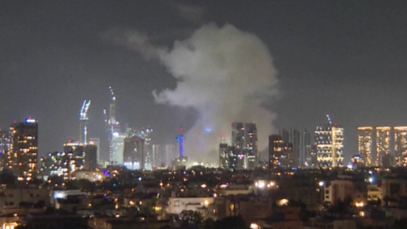 حدوث انفجار عقب سقوط صواريخ على منطقة في تل أبيب