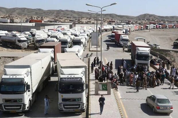 Pakistan Creating Hurdles For Iranian Truckers, Officials Say