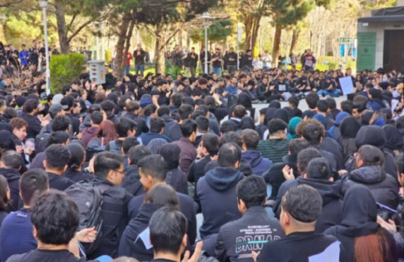 تجمع‌های اعتراضی دانشجویان در چهلم جاویدنامان انقلاب ملی، با شعار «مرگ بر خامنه‌ای» و «جاوید شاه»