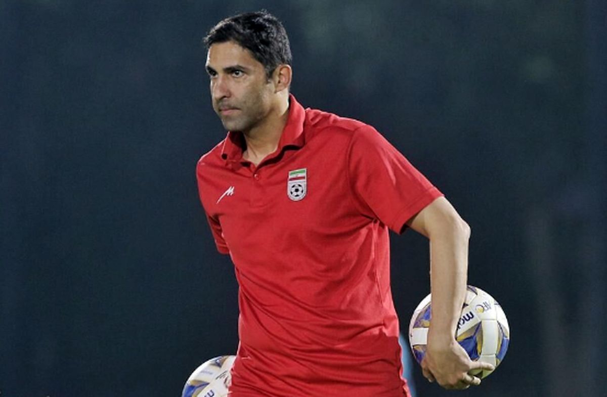 وحید هاشمیان: تیم‌ها میلیون‌دلاری به مربیانی پول می‌دهید که در کشور خودشان شناخته نمی‌شوند