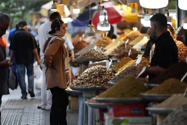استطلاع لـ"إيران إنترناشيونال": %68 يرون أن الضغوط الأميركية تضر الإيرانيين أكثر من النظام