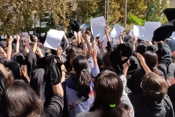 رشتههای مجسمهسازی و سینما از فهرست رشتههای دانشگاه هنر تهران در دفترچه کنکور حذف شد