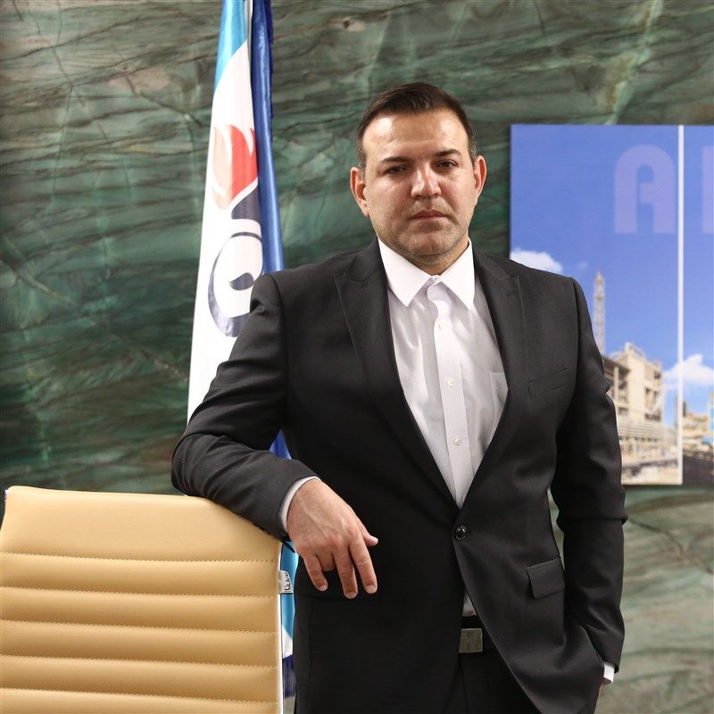 عزیزی خادم: فشار آوردند که برکنار شوم / جادوگر نداشتم، دعای خیر بود!