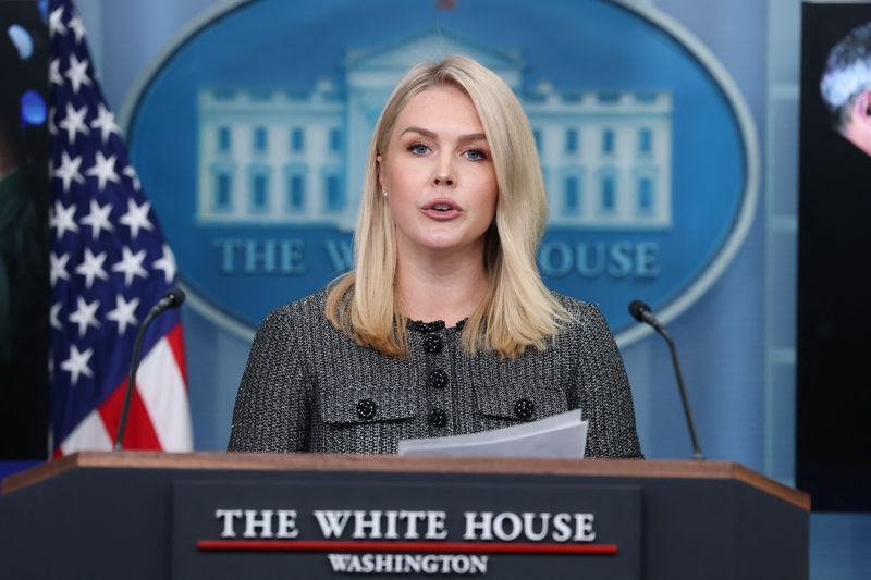 کاخ سفید: هیچ‌کس جز خود ترامپ نمی‌داند تصمیم علیه جمهوری اسلامی چه خواهد بود