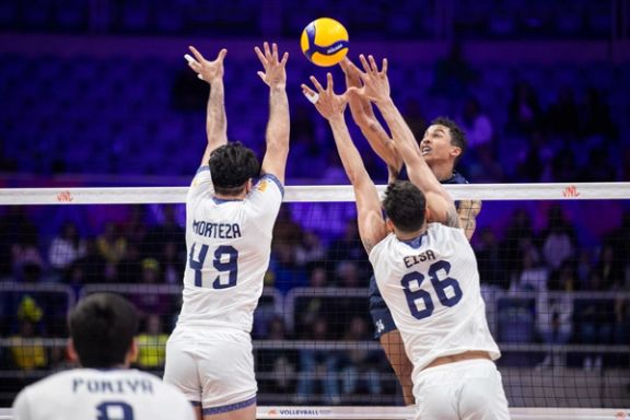 ایران ۲-۳ آمریکا؛ شکست تیم ملی والیبال ایران در دومین بازی لیگ ملتها