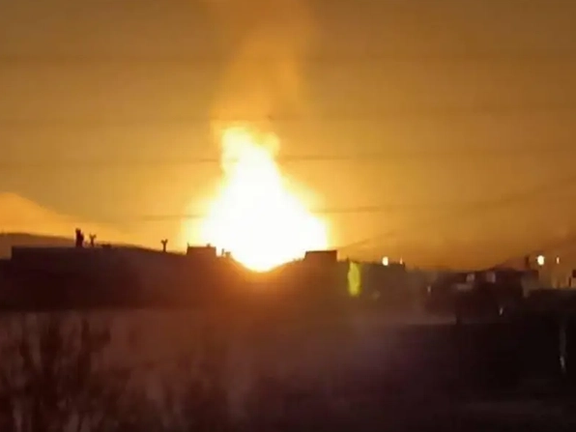 "نيويورك تايمز"عن مسؤولين غربيين: إسرائيل وراء تفجيرات خطي الغاز ومصنع الكيماويات في إيران