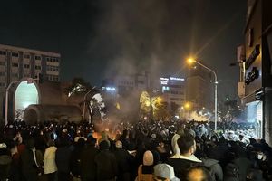 خیابان بهمثابه اتاق گاز؛ گزارش شاهدان عینی از حمله شیمیایی ماموران به معترضان بیدفاع