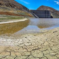العاصمة الإيرانية على أعتاب العطش: أكبر سدّ في طهران يوشك على النفاد خلال أسبوعين