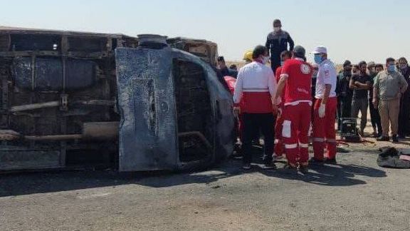بر اثر واژگونی خودروی حامل زائرین در عراق، یک ایرانی جان باخت و ۱۴ نفر زخمی شدند