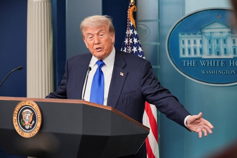 ترامپ: پس از سخنرانی پر از نفرت خامنه‌ای، فورا تلاشم برای لغو تحریم‌ها را متوقف کردم