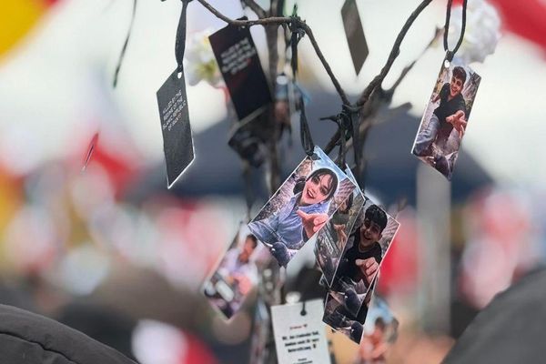 نهادهای امنیتی آرامستان اراک را همزمان با چهلم جاویدنامان تعطیل کردند