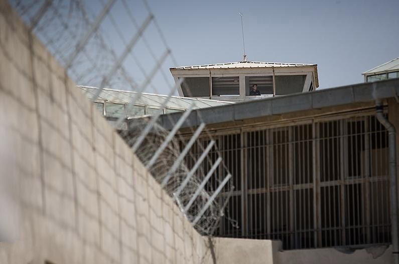 محرومیت راحله راحمی‌پور از درمان و اعتراض بابک دادبخش به شرایط نامناسب زندان تهران بزرگ