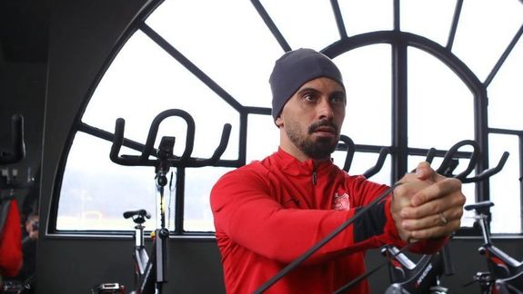 عالیشاه درباره هوادار جانباخته پرسپولیس: بعضی عشقها فراتر از زندگیاند