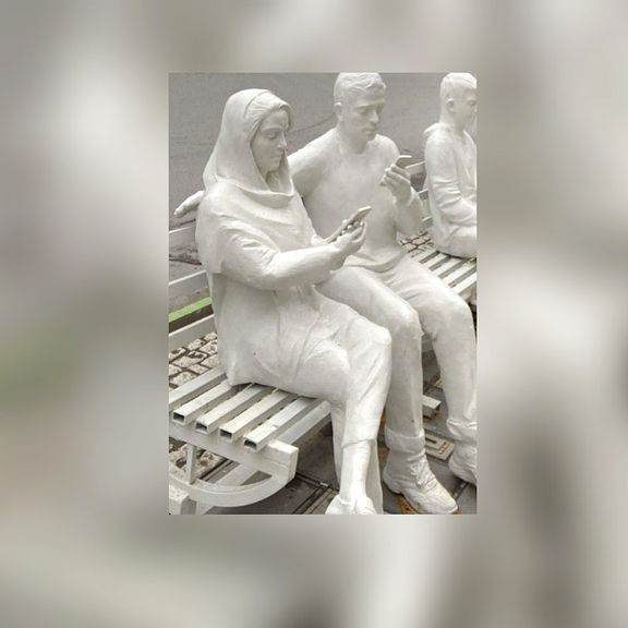 در پی اعتراض رسانههای سپاه در گرگان؛ مجسمه یک زن به خاطر معلوم بودن ساق پایش جمع شد