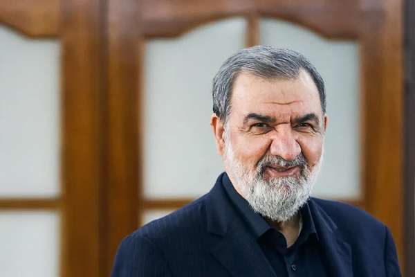 محسن رضایی کشورهای منطقه و منافع اقتصادی آمریکا را به حمله تهدید کرد