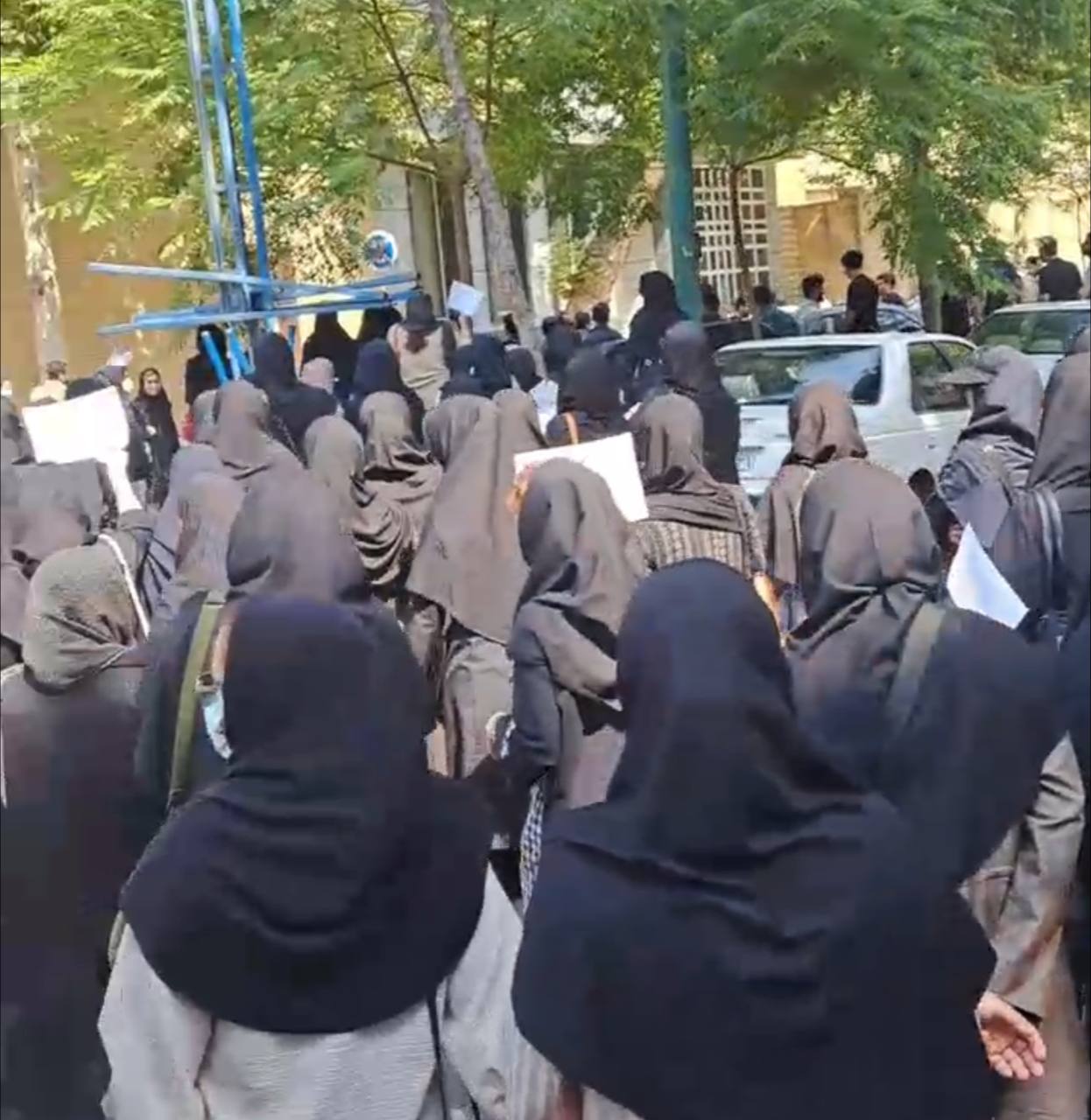 رغم التهديدات الأمنية.. "بابل" و"خرم آباد" تنضمان إلى احتجاجات الممرضين في إيران