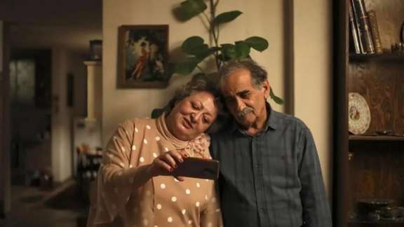 اسماعیل محرابی و لیلی فرهادپور در نمایی از فیلم «کیک محبوب من»