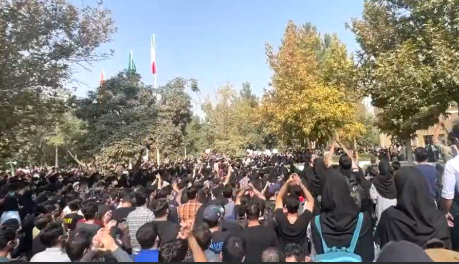 إطلاق سراح 6 طلاب بجامعة همدان بكفالة بعد اعتقالهم بسبب احتجاجهم على الحشد الشعبي العراقي