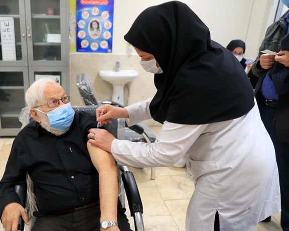 رییس سازمان غذا و دارو: وارد نشدن واکسن روزانه ۷۰۰ نفر را به کشتن داد