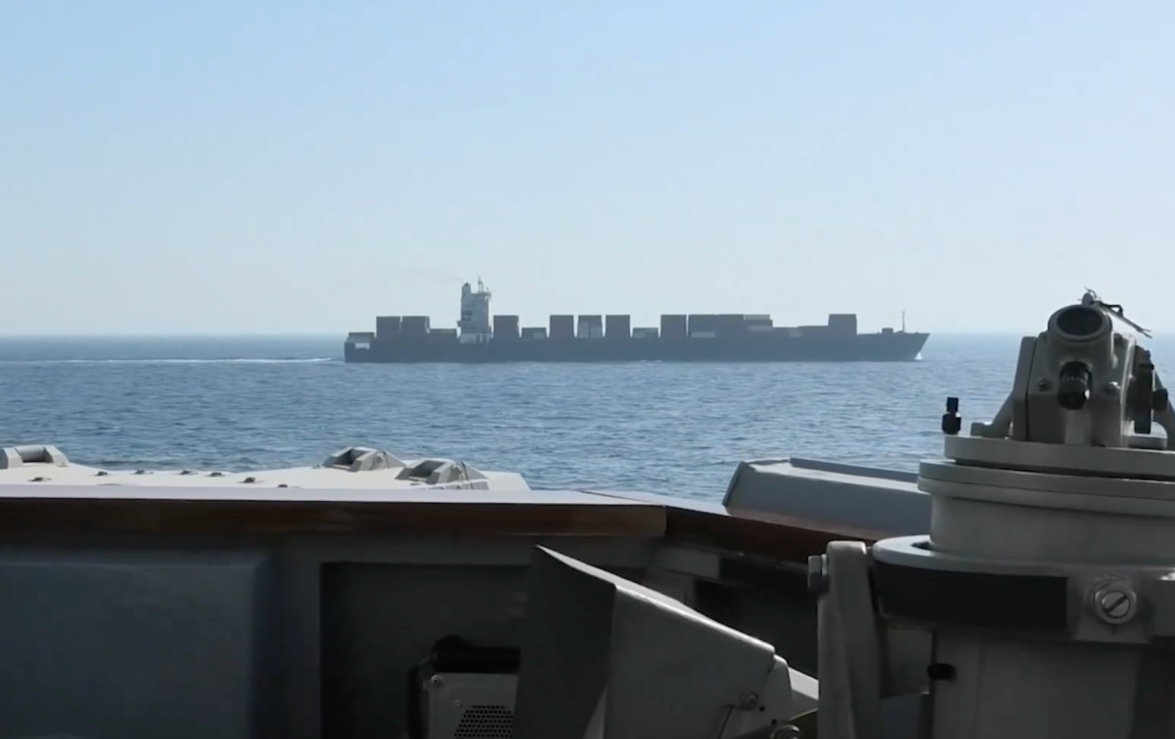 آمریکا کشتی ایرانی را در دریای عمان توقیف کرد؛ قرارگاه مرکزی خاتم‌الانبیا: تلافی می‌کنیم