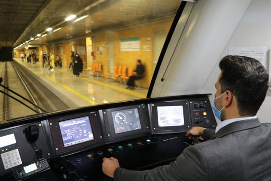راهبران متروی تهران در اعتراض به عدم افزایش حقوق سرعت قطارها را کاهش دادند