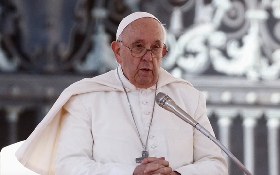 پاپ فرانسیس برنامه ترامپ را برای انجام اقدامهای سختگیرانه علیه مهاجران، «شرمآور» خواند