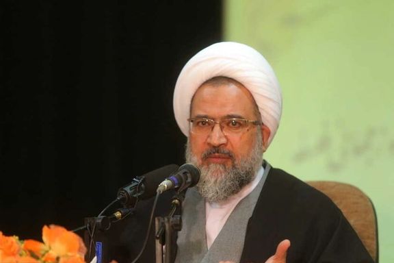 عضو جامعه مدرسین حوزه علمیه قم: فشار اجتماعی بیشتر از فشار اقتصادی بر طلاب وارد میشود