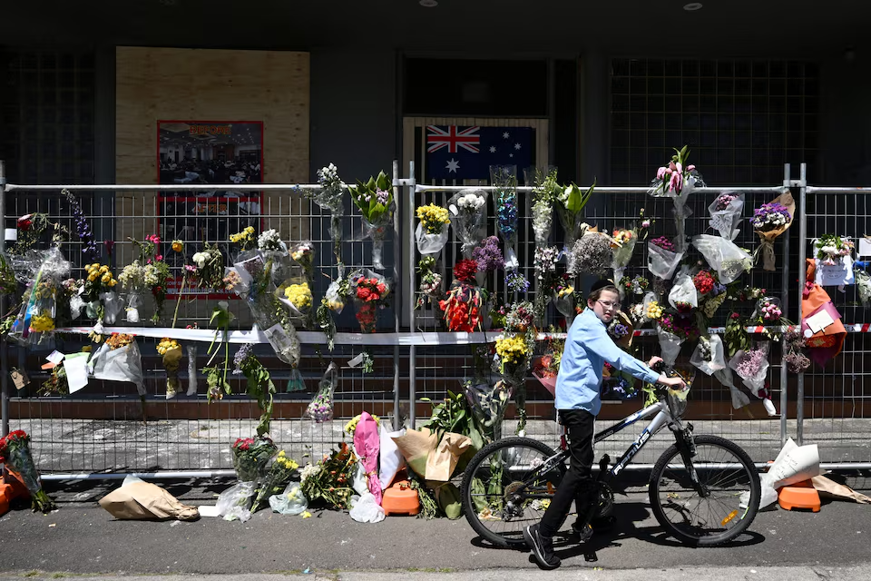 Australia links synagogue arson to Iran through funding trail