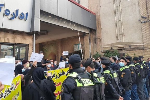 Police surround protesting teachers in Mashhad. February 22, 2022