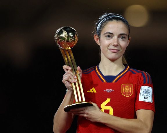 «د بست» به ستاره اسپانیایی رسید؛ آیتانا بونماتی، برترین فوتبالیست سال جهان از نگاه فیفا