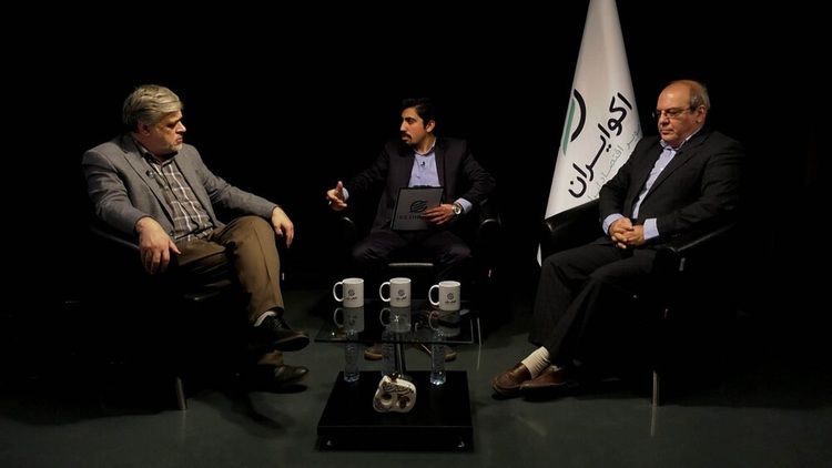 Conservative pundit Mohammad Mohajeri (left) and reformist commentator Abbas Abdi (right) (undated)
