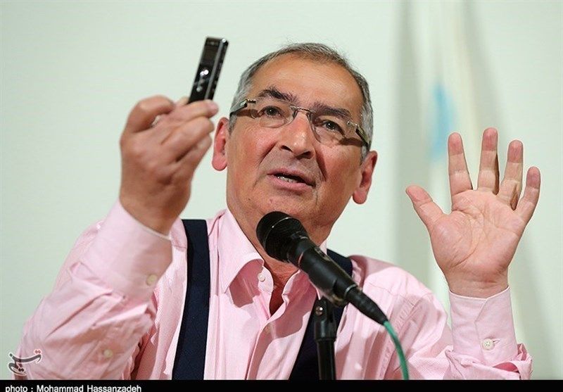 صادق زیباکلام، استاد دانشگاه: ما نگرانیم و می‌خواهیم مذاکرات موفق شود