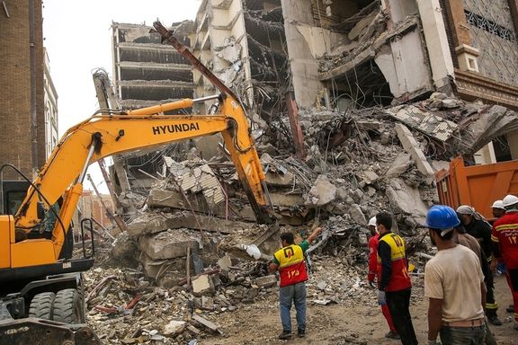 Rescue operations on May 25. (Fararu website)