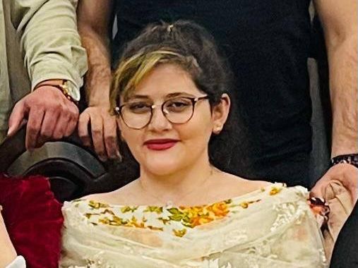 والدة مهسا أميني: إذا كانت الانتخابات تؤدي إلى تغيير لما سمح النظام الإيراني بإجرائها