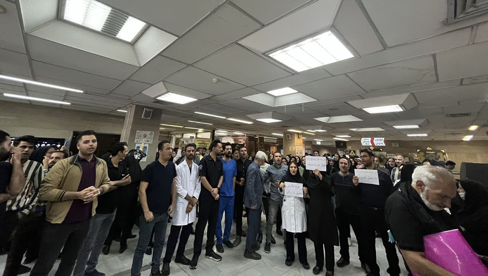 اعتراضات صنفی پرستاران در شهرهای مختلف ایران ادامه دارد