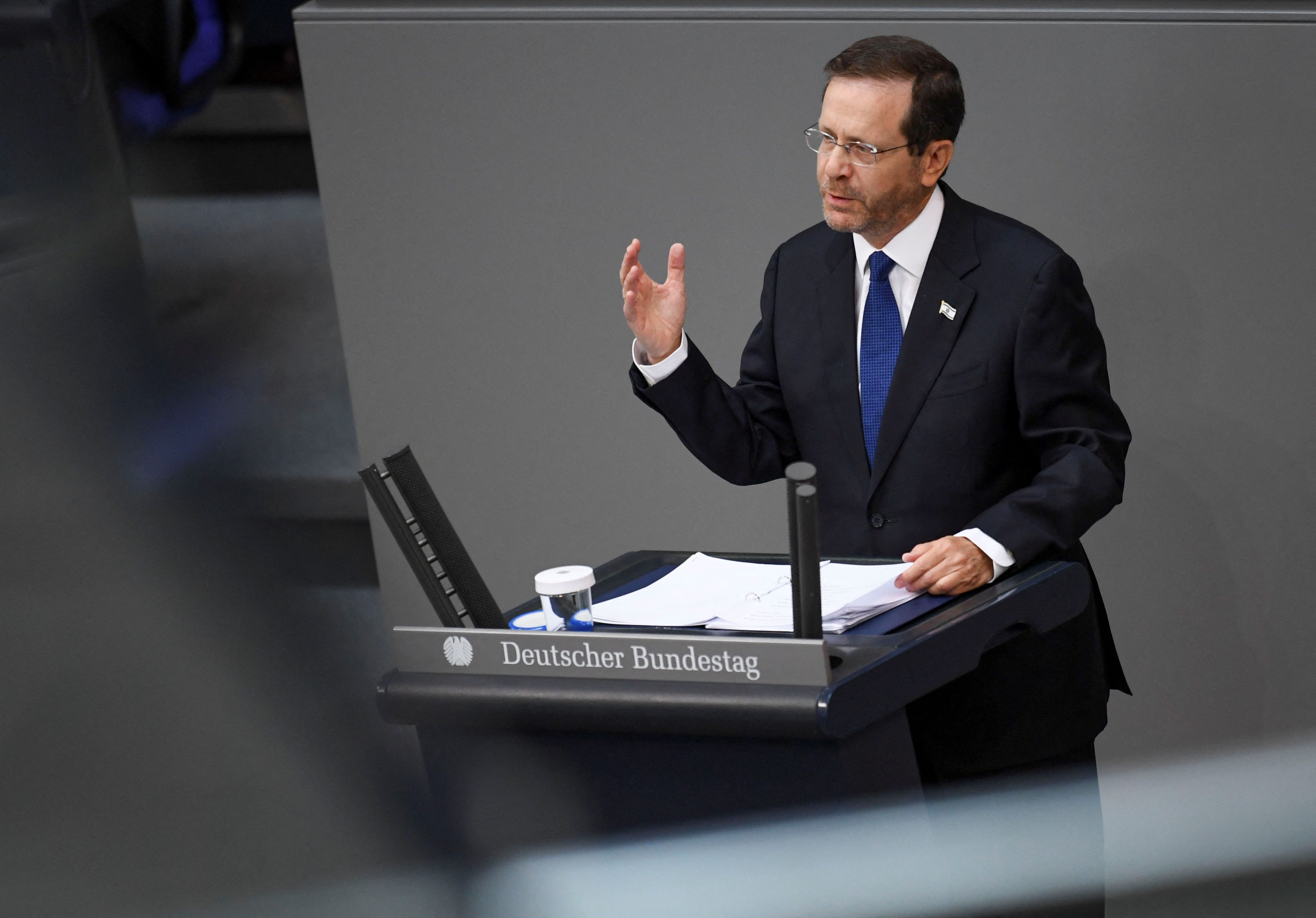 في كلمته أمام البرلمان الألماني.. الرئيس الإسرائيلي يدعو لتكاتف دولي حازم ضد إيران