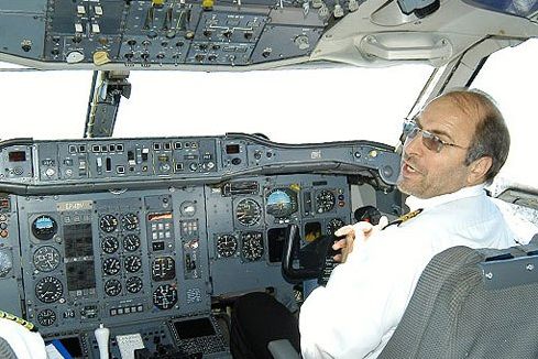 روزنامه فراز: هیات دولت با خلبانی قالیباف، مسافر اولین هواپیمای ایرانی باشند