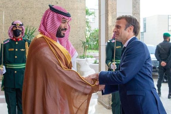 French president Emmanuel Macron greeting Saudi prince Bin Salman in Riyadh. December 4, 2021