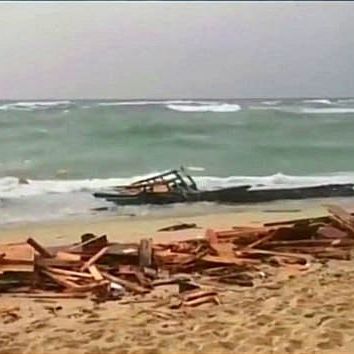 بينهم إيرانيون.. العثور على جثث 63 لاجئا غرقوا في البحر المتوسط واستمرار البحث عن آخرين