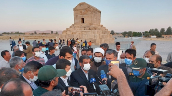 ضرغامی، وزیر گردشگری: آثار تختجمشید حاکی از نظام اداری پیشرفته هخامنشیان است