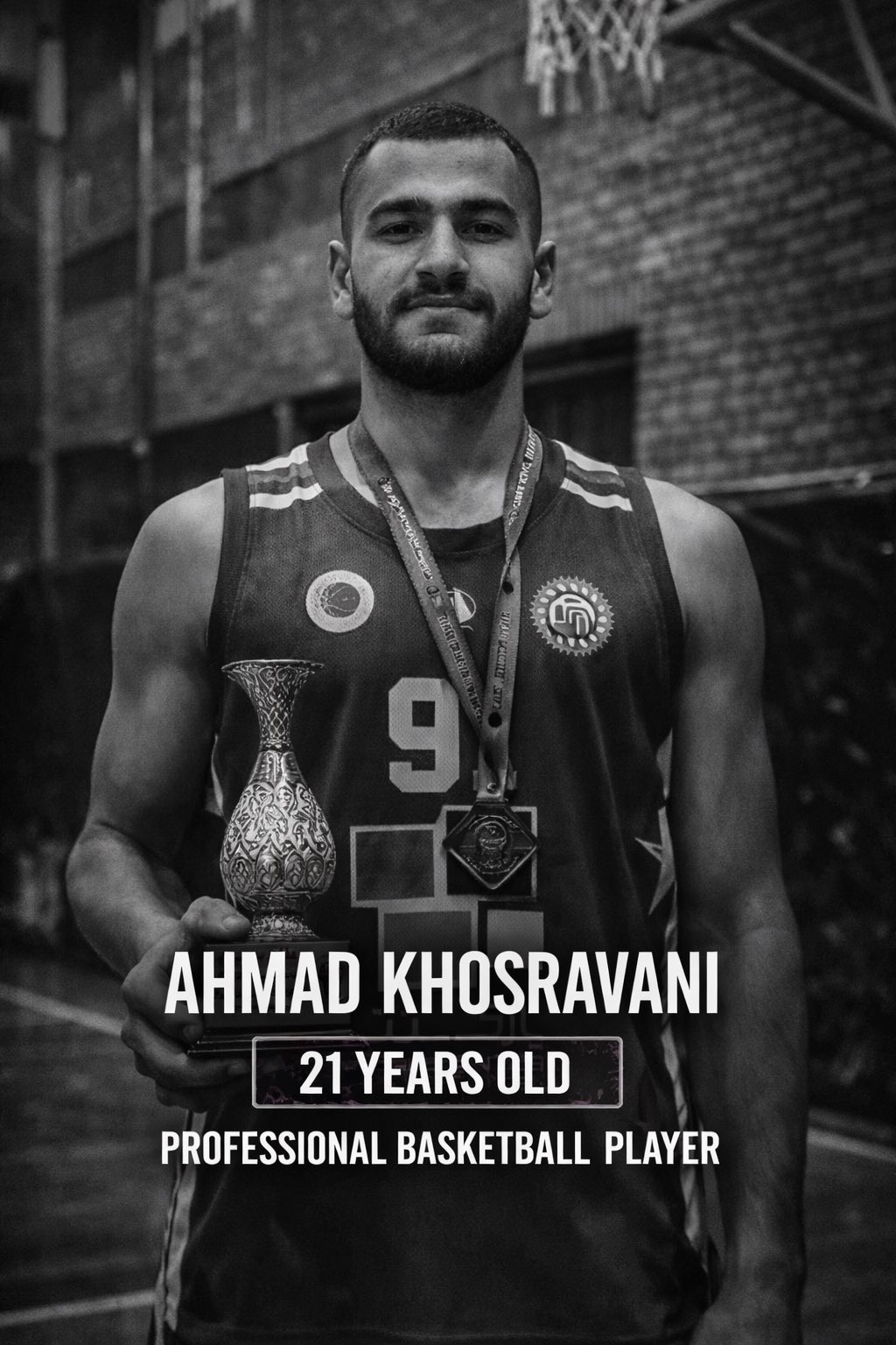 خواهر جاویدنام احمد خسروانی: گفتند قدش از قبر بلندتر است، باید پاهایش را بشکنیم
