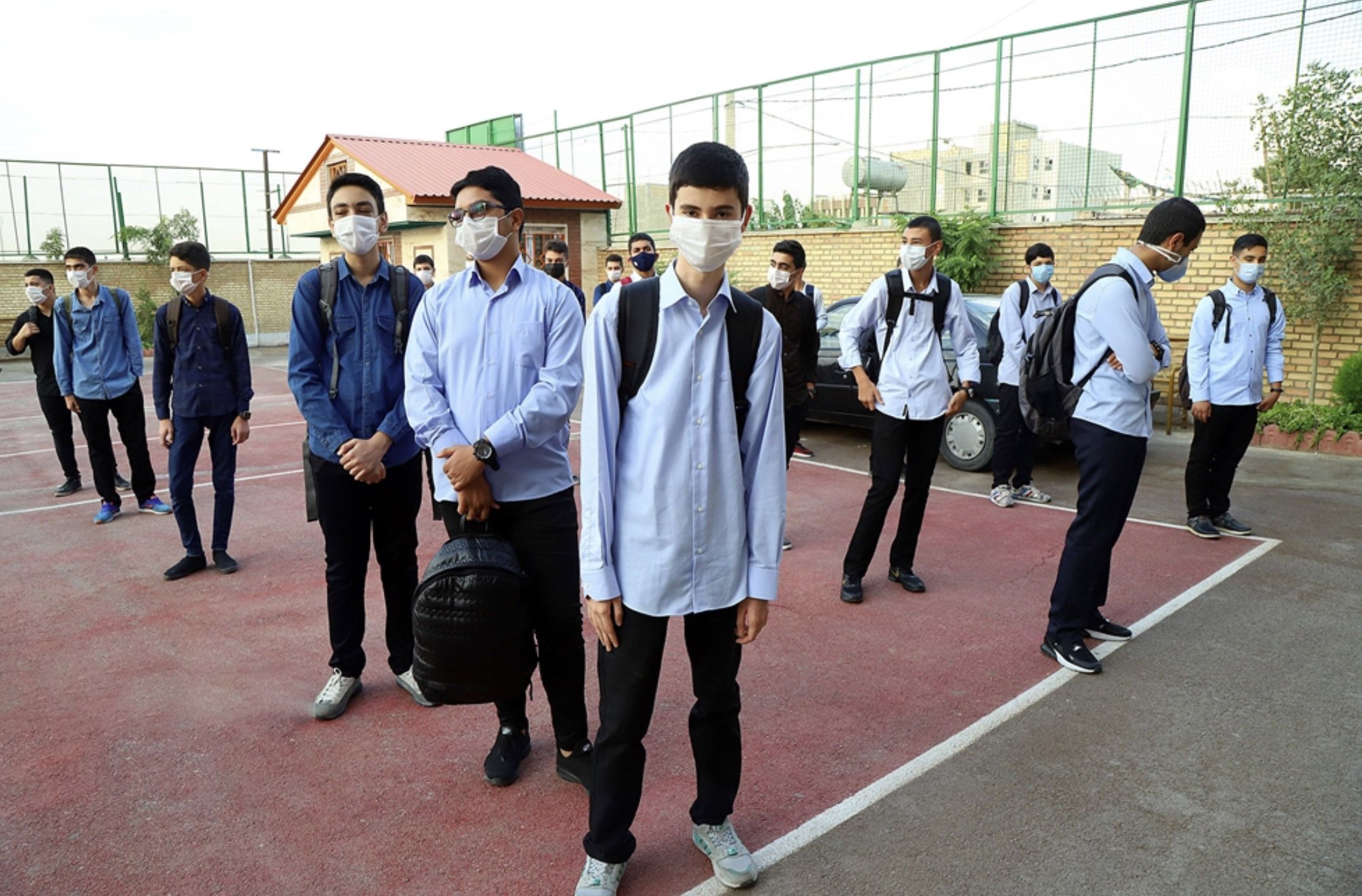 دانشگاه علوم پزشکی: ۱۵ درصد دانش‌آموزان یک مدرسه در لرستان بعد از بازگشایی کرونا مثبت شدند