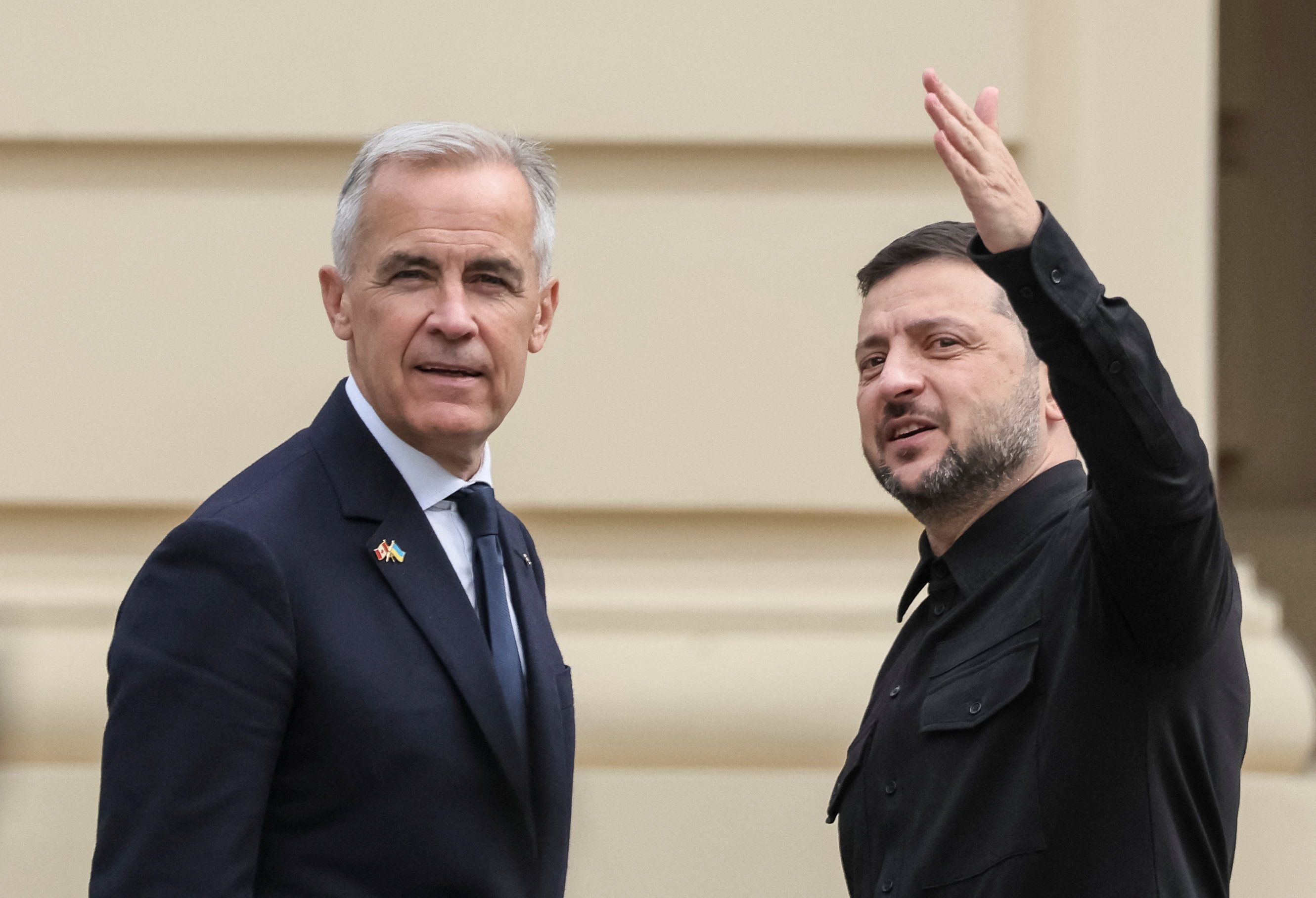 زلنسکی: اوکراین برای حمله به روسیه با آمریکا مشورت نمی‌کند