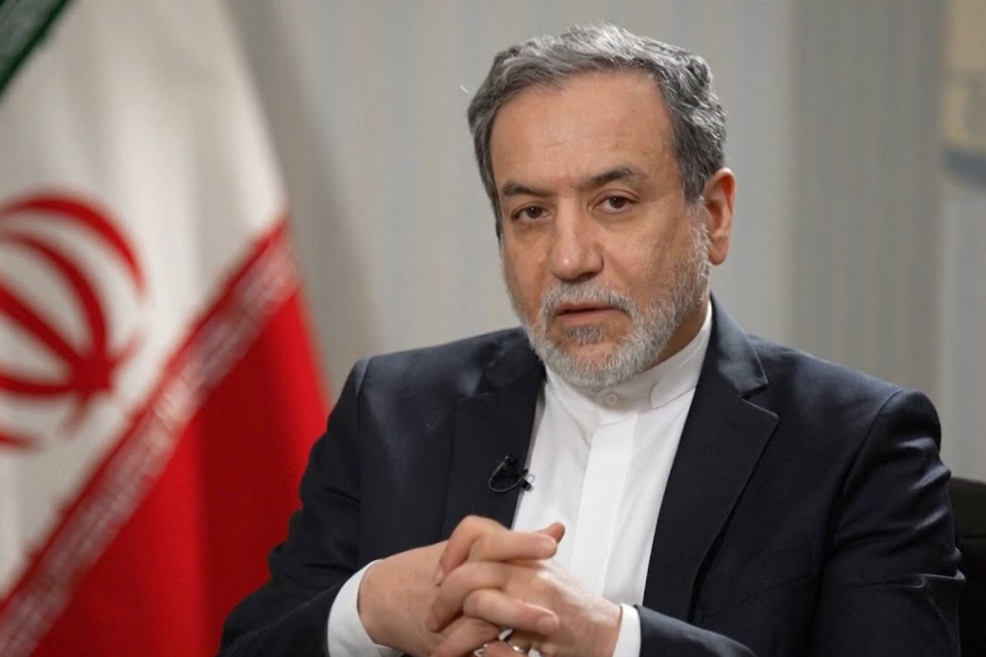 عراقجي: بموجب القانون الجديد التعاون سيتم فقط عبر مجلس الأمن القومي